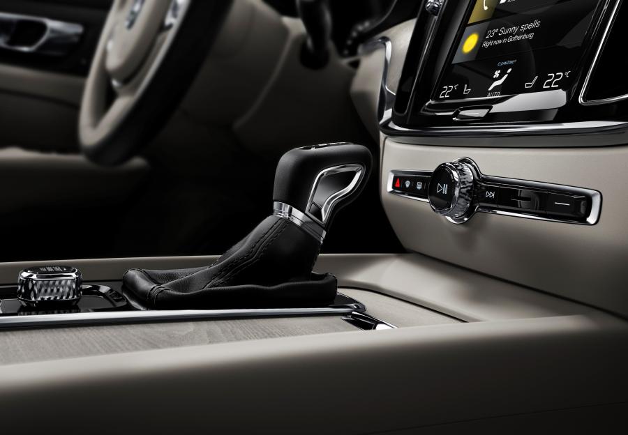 Детали интерьера Volvo S60 T6 Inscription 2018 года  (WW) (фото 38 из 65)